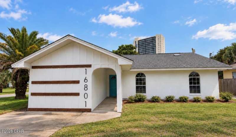 4 bedroom SingleFamilyResidence at 16801 Lisbon Avenue, El Centro Beach, Panama City — photo 1
