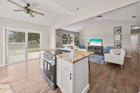 16801 Lisbon Avenue, Panama City FL - photo 10 of 44