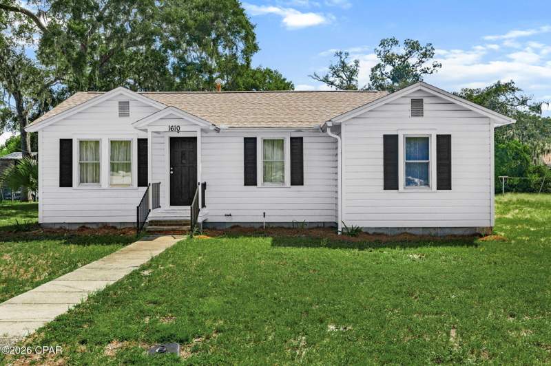 3 bedroom SingleFamilyResidence at 1610 Louise Avenue, Bayview Add, Panama City — photo 4