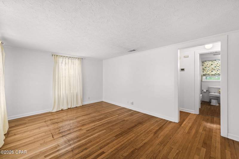 3 bedroom SingleFamilyResidence at 1610 Louise Avenue, Bayview Add, Panama City — photo 5