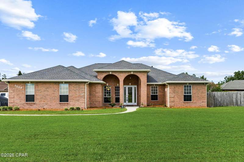 4 bedroom SingleFamilyResidence at 1224 Dundee Lane, Mowat Highlands Ph Vi, Lynn Haven — photo 4
