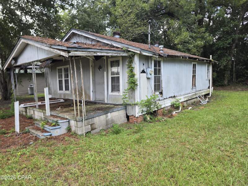 2 bedroom SingleFamilyResidence at 1031 Washington Avenue, Graceville, Graceville — photo 2