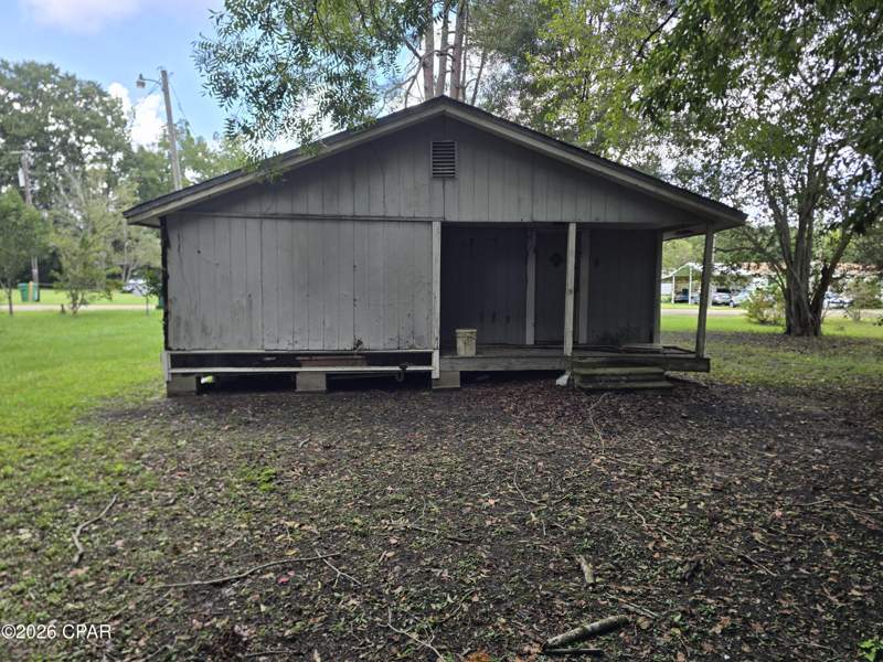 2 bedroom SingleFamilyResidence at 1031 Washington Avenue, Graceville, Graceville — photo 3