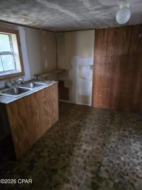 1031 Washington Avenue, Graceville FL - photo 9 of 15