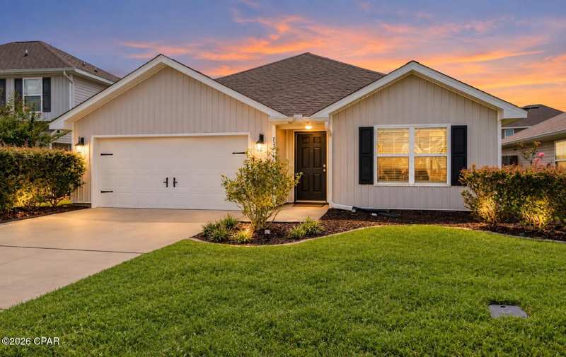 4 bedroom SingleFamilyResidence at 7137 Penn Way, Barrett's Park, Panama City — photo 1