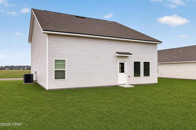 4 bedroom SingleFamilyResidence at 3857 Wall Street Hs 125, Magnolia Ridge, Panama City — photo 2