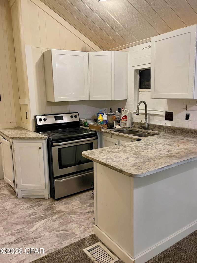 2 bedroom ManufacturedHome at 1219 Thomas Drive 95, Emerald Pointe Resort, Panama City — photo 4