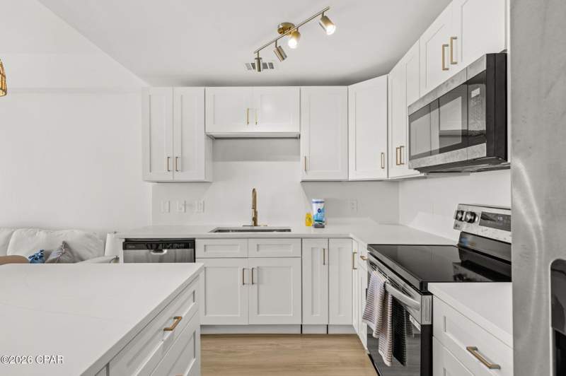 1 bedroom Condominium at 9860 S Thomas Drive 1913, Laketown Wharf, Panama City Beach — photo 4