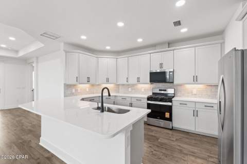 9405 Daydream Drive, Panama City Beach FL - photo 12 of 86