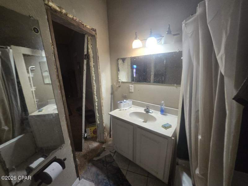 5 bedroom SingleFamilyResidence at 302 E Nebraska Avenue, Bonifay, Bonifay — photo 3