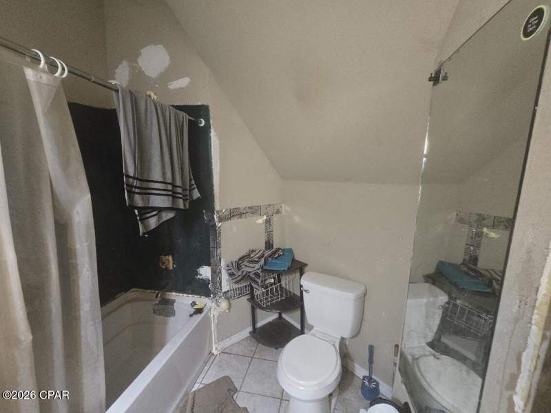 5 bedroom SingleFamilyResidence at 302 E Nebraska Avenue, Bonifay, Bonifay — photo 4