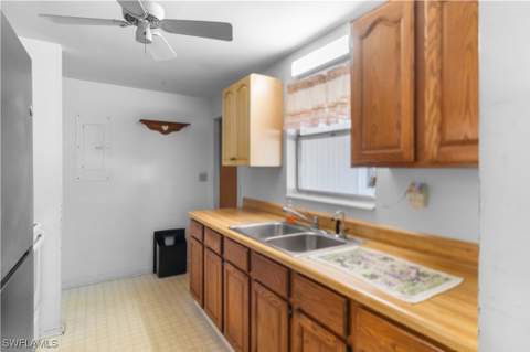 4820 Barcelona Cir, Naples FL - photo 6 of 18