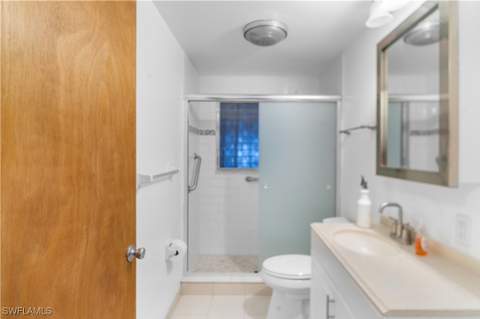 4820 Barcelona Cir, Naples FL - photo 9 of 18