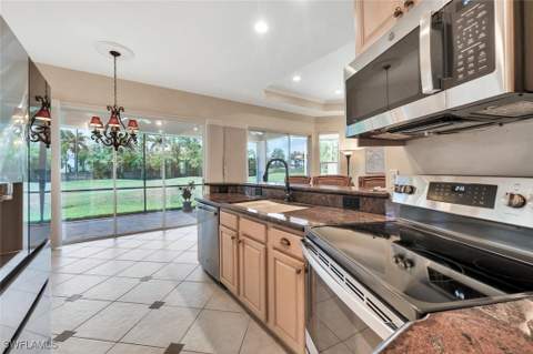 317 Harvard Ln, Naples FL - photo 15 of 50