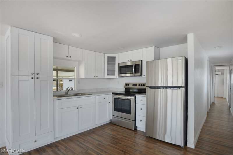 2 bedroom ManufacturedHome at 5558 Palm Beach Blvd 214, Sun-N-Fun Mobile Home Village, Fort Myers — photo 1