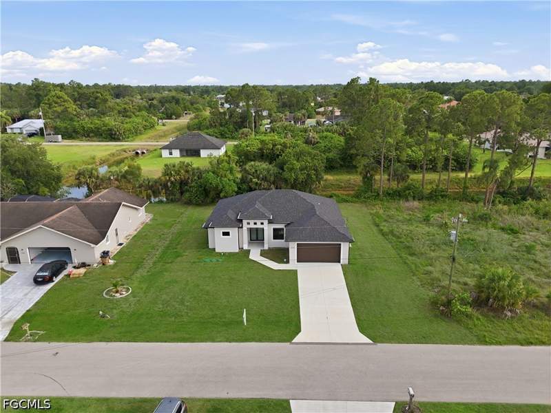 4 bedroom SingleFamilyResidence at 1436 Graham Cir, Lehigh Acres, Lehigh Acres — photo 3
