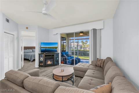 194 Newport Dr 903, Naples FL - photo 10 of 38