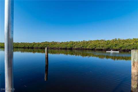 194 Newport Dr 903, Naples FL - photo 14 of 38