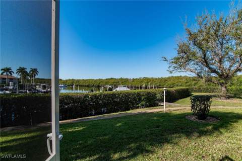 194 Newport Dr 903, Naples FL - photo 21 of 38