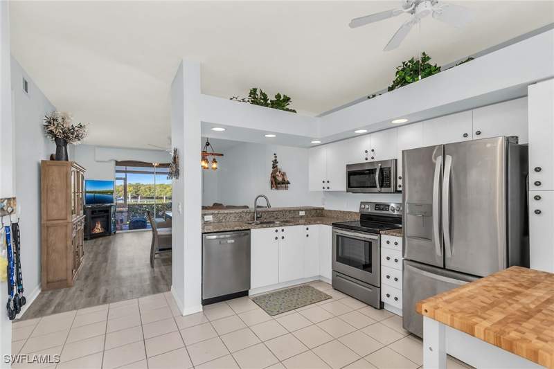 2 bedroom Condominium at 194 Newport Dr 903, Sunset Cay Villas, Naples — photo 4