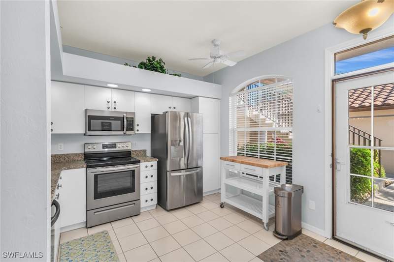 2 bedroom Condominium at 194 Newport Dr 903, Sunset Cay Villas, Naples — photo 5