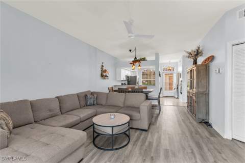 194 Newport Dr 903, Naples FL - photo 9 of 38
