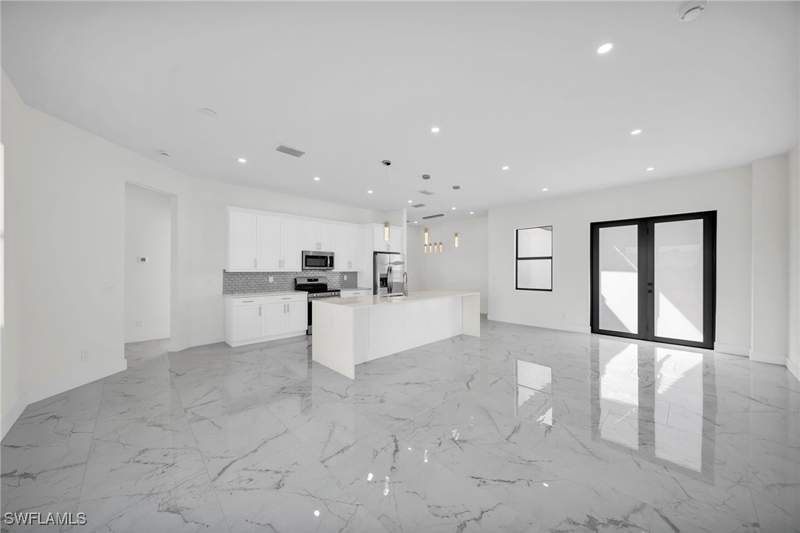 3 bedroom SingleFamilyResidence at 3034 Chiquita Blvd N, Cape Coral, Cape Coral — photo 4