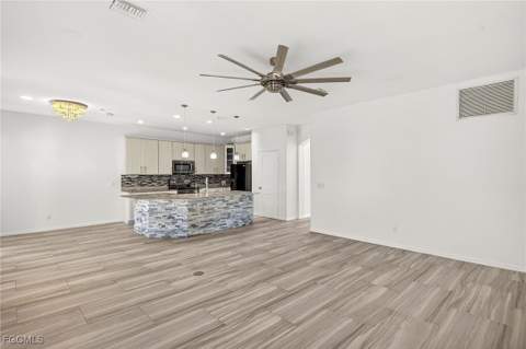 2858 Via Campania St, Fort Myers FL - photo 9 of 38