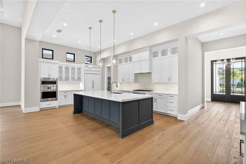2055 Cambridge Park Dr, Naples FL - photo 10 of 40