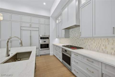 2032 Cambridge Park Dr, Naples FL - photo 11 of 39
