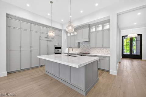 2032 Cambridge Park Dr, Naples FL - photo 8 of 39