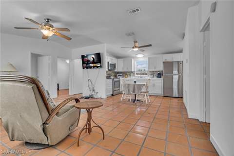 228 Mamie St, Chokoloskee FL - photo 10 of 25