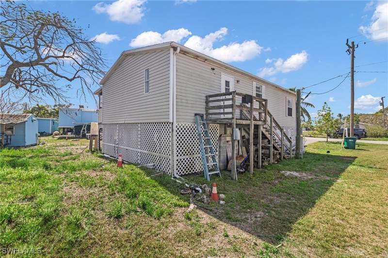3 bedroom ManufacturedHome at 228 Mamie St, Chokoloskee, Chokoloskee — photo 5