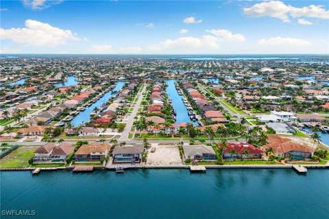 372 Lamplighter Dr, Marco Island FL - photo 13 of 14