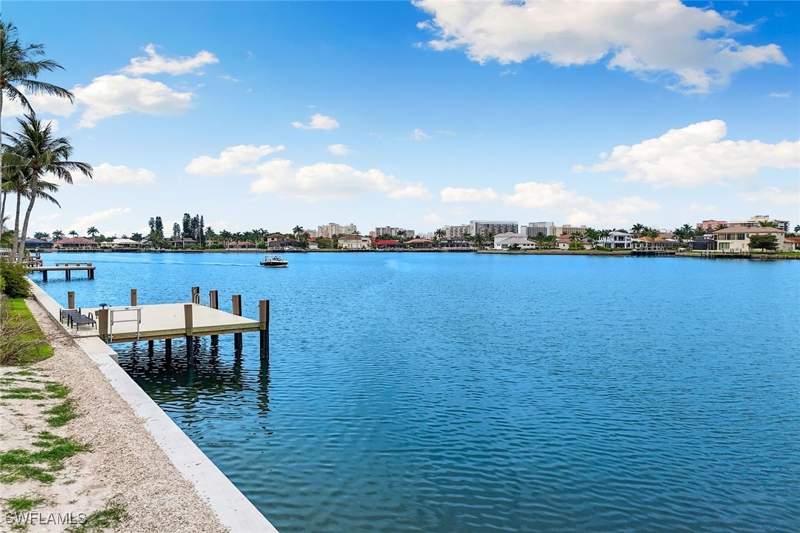 5 bedroom SingleFamilyResidence at 372 Lamplighter Dr, Marco Island, Marco Island — photo 4