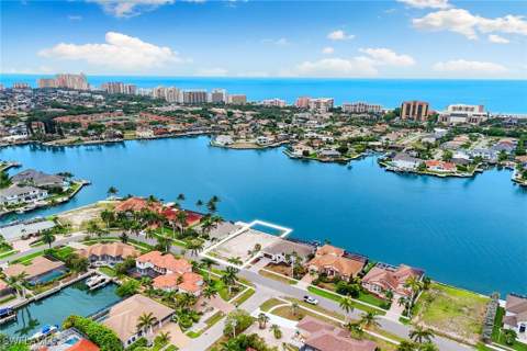 372 Lamplighter Dr, Marco Island FL - photo 8 of 14