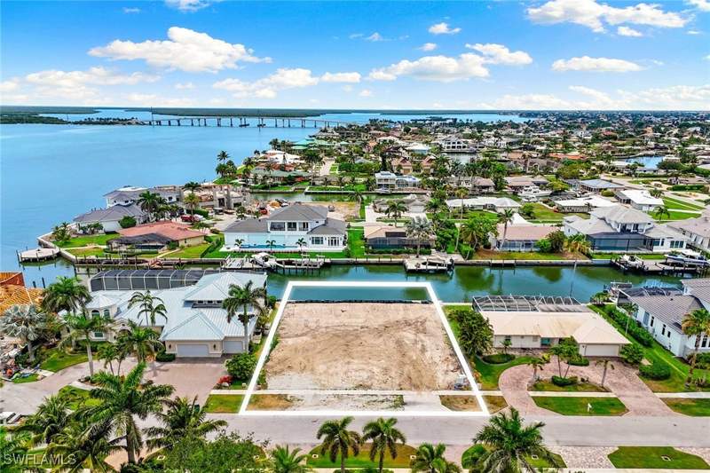 5 bedroom SingleFamilyResidence at 1285 Orange Ct, Marco Island, Marco Island — photo 2