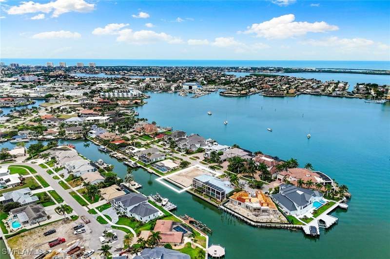 5 bedroom SingleFamilyResidence at 1285 Orange Ct, Marco Island, Marco Island — photo 4