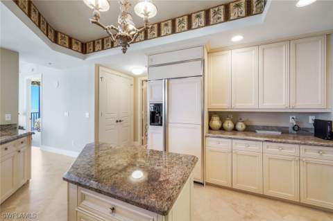 700 La Peninsula Blvd 401, Naples FL - photo 13 of 46