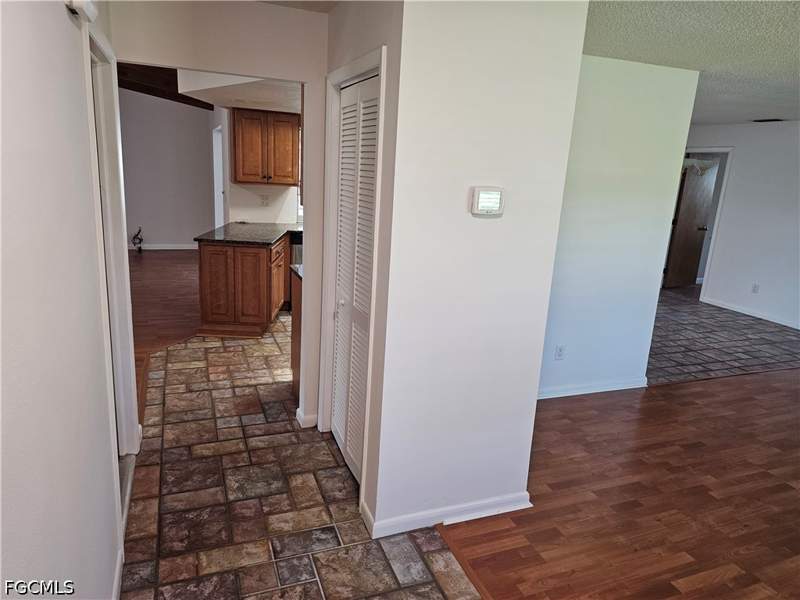3 bedroom SingleFamilyResidence at 1404 SE 22nd Ter, Cape Coral, Cape Coral — photo 5