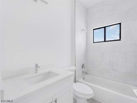 305 Diplomat Pkwy E, Cape Coral FL - photo 16 of 29