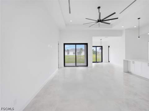 305 Diplomat Pkwy E, Cape Coral FL - photo 8 of 29