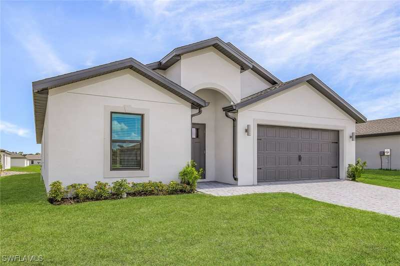 4 bedroom SingleFamilyResidence at 825 Gen D Macarthur Ave, Labelle, Labelle — photo 1