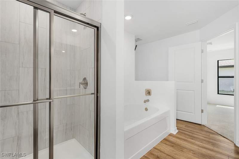 4 bedroom SingleFamilyResidence at 825 Gen D Macarthur Ave, Labelle, Labelle — photo 4