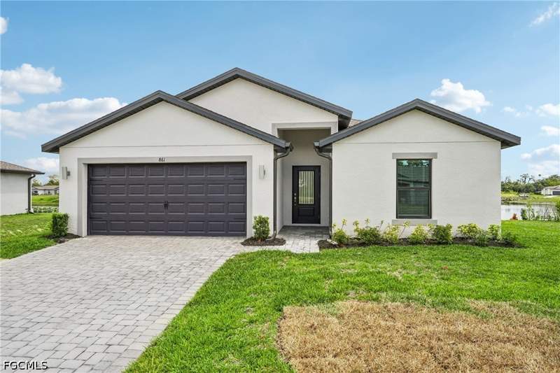 5 bedroom SingleFamilyResidence at 861 Gen D Macarthur Ave, Labelle, Labelle — photo 2