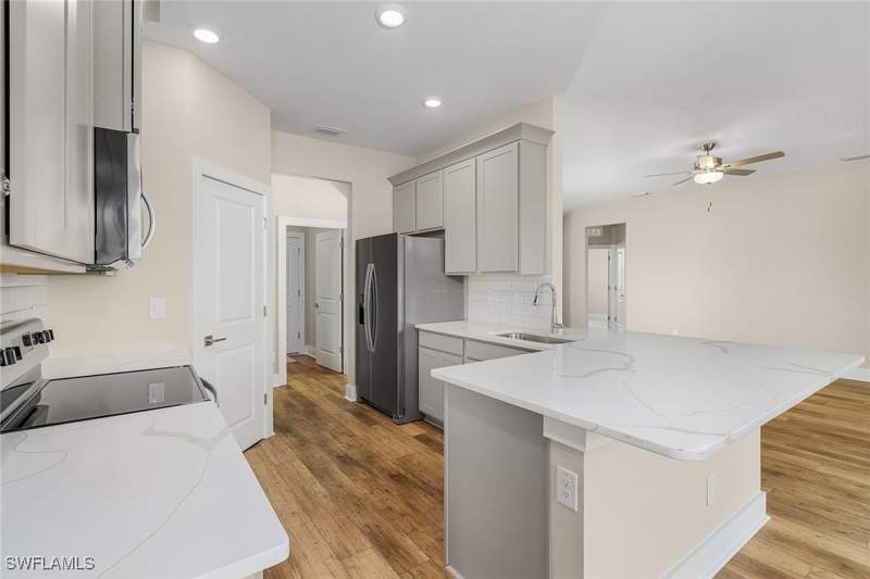 4 bedroom SingleFamilyResidence at 963 Admiral Bull Halsey Ave, Labelle, Labelle — photo 3