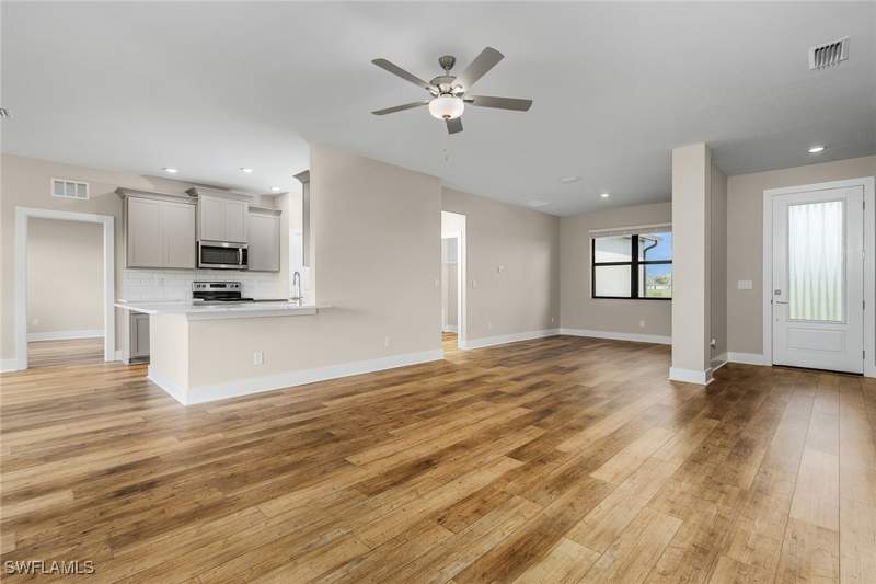 4 bedroom SingleFamilyResidence at 963 Admiral Bull Halsey Ave, Labelle, Labelle — photo 4