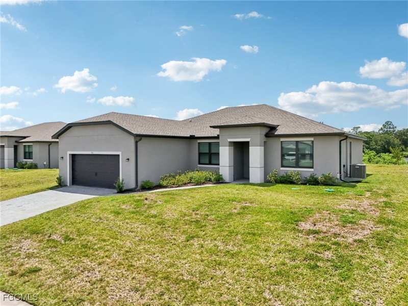 4 bedroom SingleFamilyResidence at 955 Admiral Bull Halsey Ave, Labelle, Labelle — photo 1