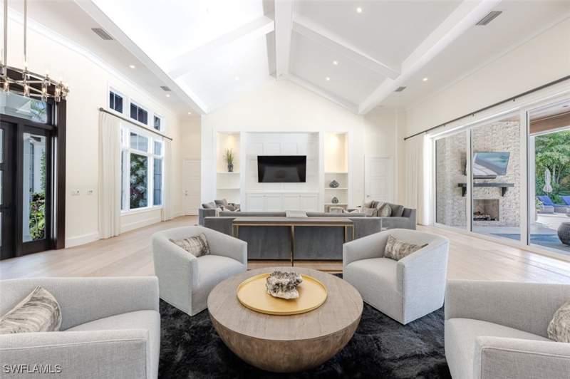 4 bedroom SingleFamilyResidence at 702 Bobwhite Ln, Pelican Bay Woods, Naples — photo 4