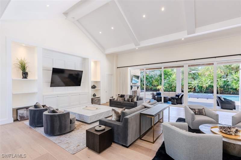 4 bedroom SingleFamilyResidence at 702 Bobwhite Ln, Pelican Bay Woods, Naples — photo 5